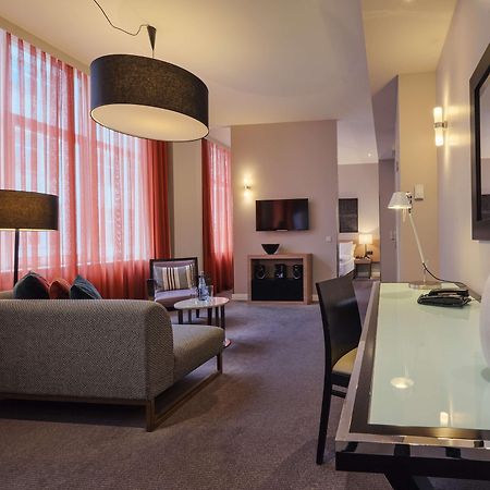 Adina Apartment Hotel Berlin Checkpoint Charlie Bagian luar foto
