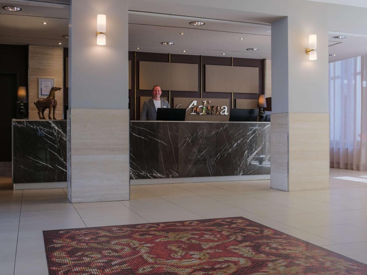 Adina Apartment Hotel Berlin Checkpoint Charlie Bagian luar foto