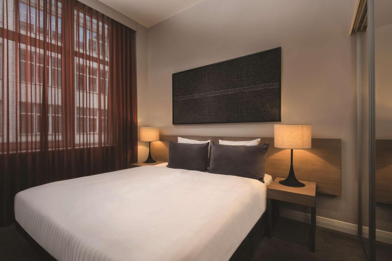 Adina Apartment Hotel Berlin Checkpoint Charlie Bagian luar foto