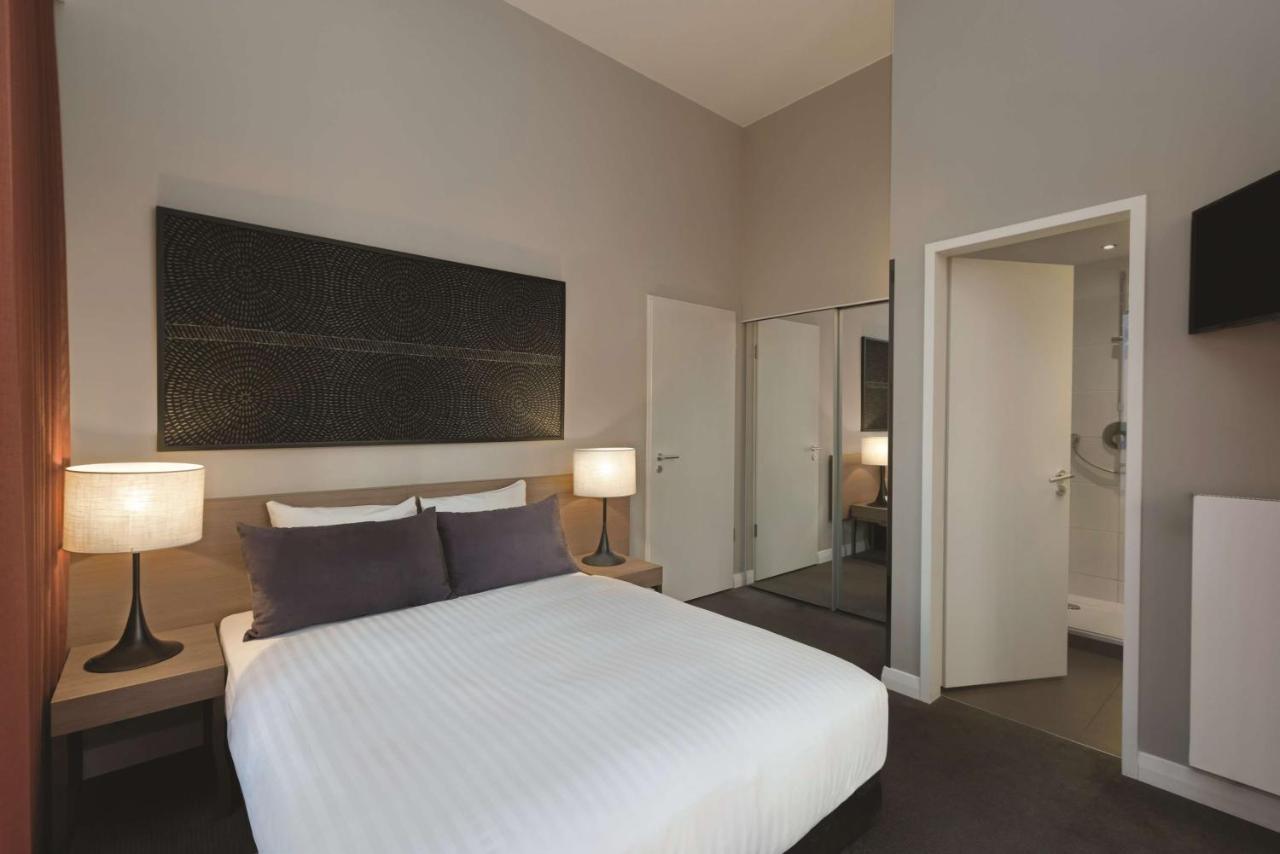 Adina Apartment Hotel Berlin Checkpoint Charlie Bagian luar foto