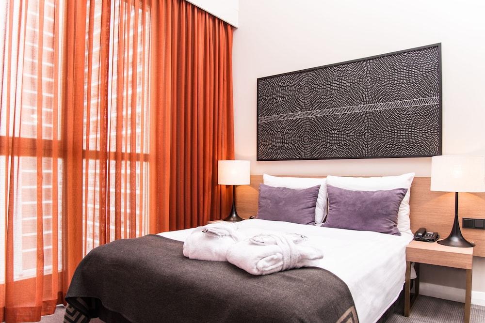 Adina Apartment Hotel Berlin Checkpoint Charlie Bagian luar foto