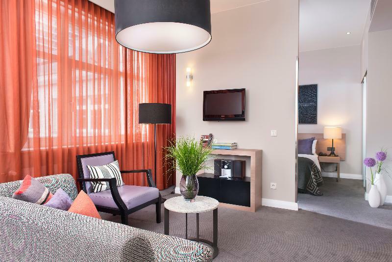 Adina Apartment Hotel Berlin Checkpoint Charlie Bagian luar foto