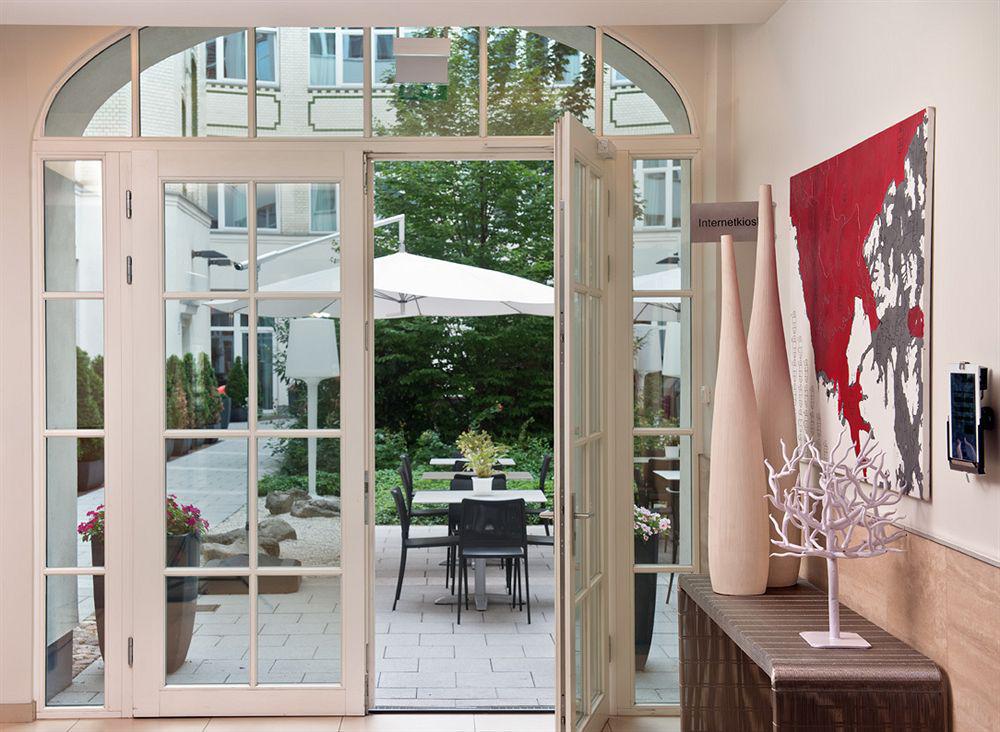 Adina Apartment Hotel Berlin Checkpoint Charlie Interior foto